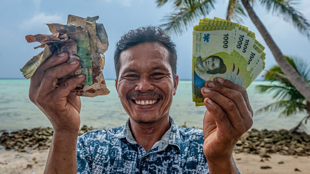 Menyambung Rupiah melalui Ekspedisi Rupiah Karimunjawa Menyambung Rupiah melalui Ekspedisi Rupiah Karimunjawa