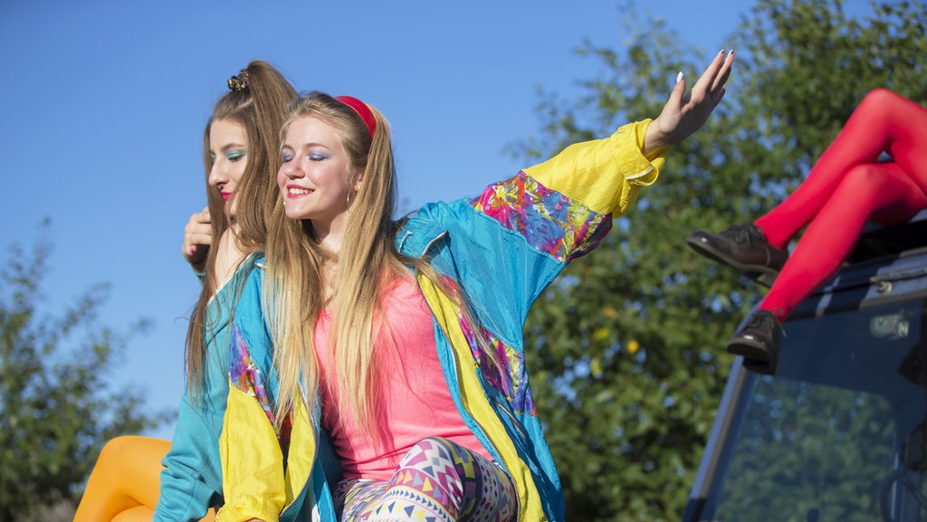 Tips Outfit 90an dan 7 Inspirasinya yang Wajib Dicoba Tips Outfit 90an dan 7 Inspirasinya yang Wajib Dicoba