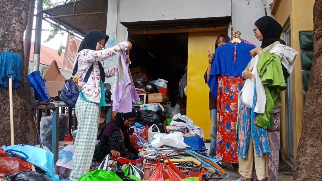 Belajar Merasa Cukup Bersama Komunitas Joli Jolan Belajar Merasa Cukup Bersama Komunitas Joli Jolan