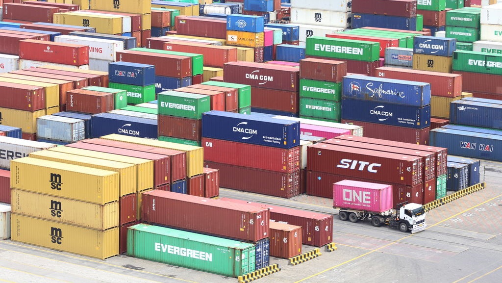 Daftar Barang yang Terdampak dan Tidak Terkait Tarif Trump