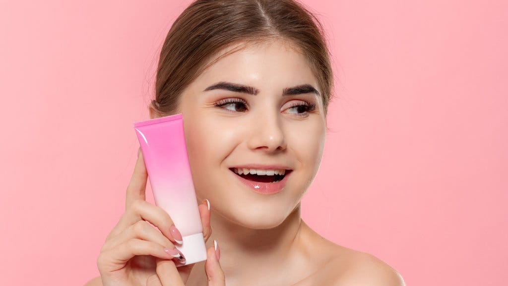 10 Kandungan Skincare untuk Kulit Kering dan Kusam