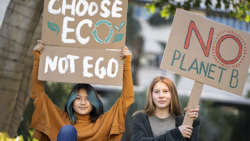 Apa Itu Greenwashing: Manipulasi di Balik Klaim Ramah Lingkungan Apa Itu Greenwashing: Manipulasi di Balik Klaim Ramah Lingkungan