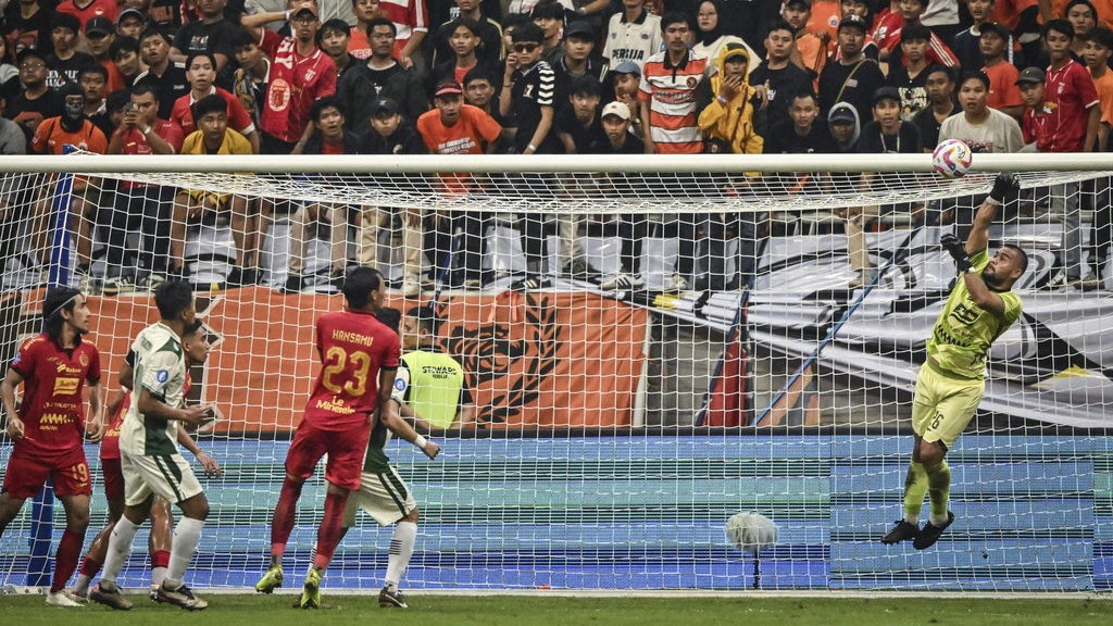 Prediksi Dewa Utd vs Persija Liga 1 2025: Siapa Tempel Persib?