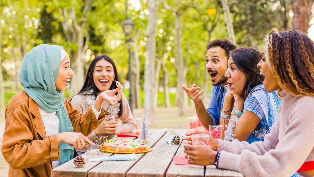 35 Ucapan Selamat Natal dari Muslim yang Penuh Toleransi & Damai 35 Ucapan Selamat Natal dari Muslim yang Penuh Toleransi & Damai