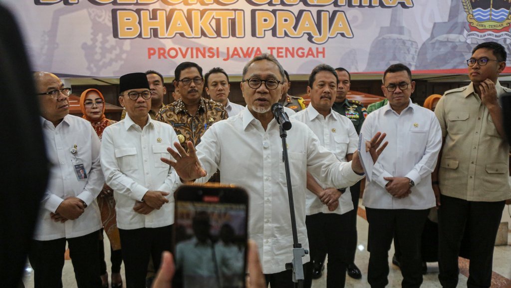 PPN 12% untuk Barang Mewah, Zulhas Minta Setop Perdebatan Publik PPN 12% untuk Barang Mewah, Zulhas Minta Setop Perdebatan Publik