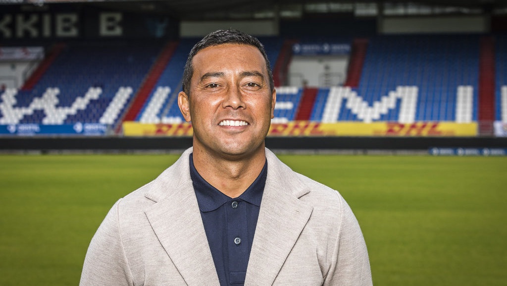 Profil Denny Landzaat Asisten Kluivert di Timnas Indonesia Profil Denny Landzaat Asisten Kluivert di Timnas Indonesia