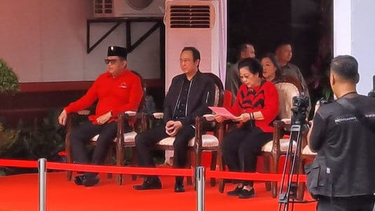 Megawati Bicara Rekonsiliasi usai Prabowo Pulihkan Nama Soekarno Megawati Bicara Rekonsiliasi usai Prabowo Pulihkan Nama Soekarno