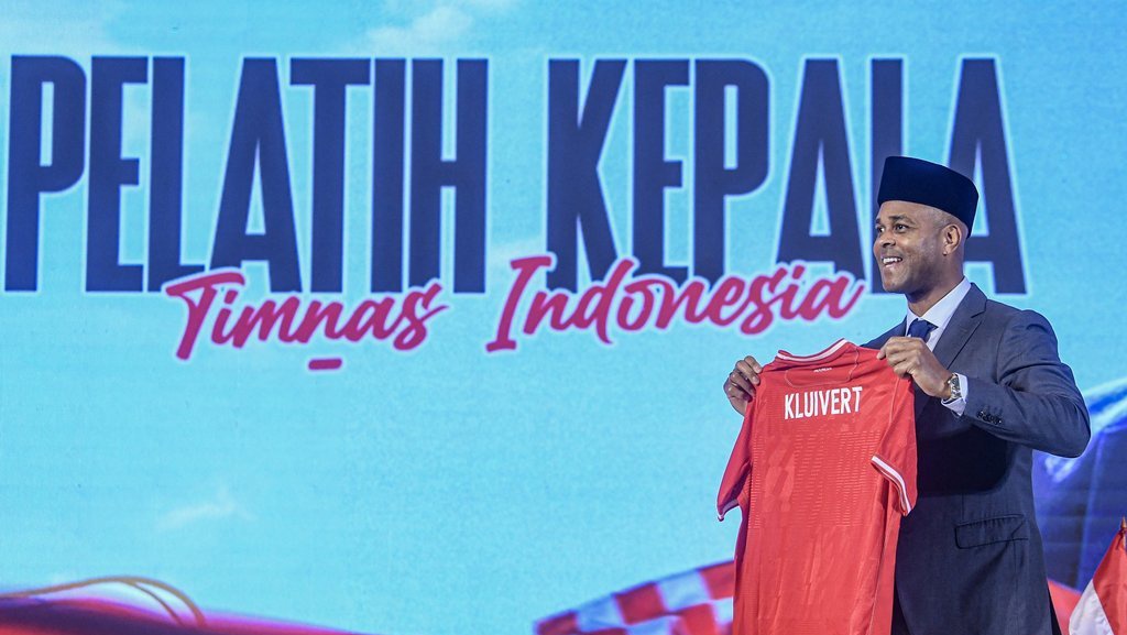 Kinerja Kluivert Jadi Sorotan usai Timnas Gagal ke Piala Dunia Kinerja Kluivert Jadi Sorotan usai Timnas Gagal ke Piala Dunia
