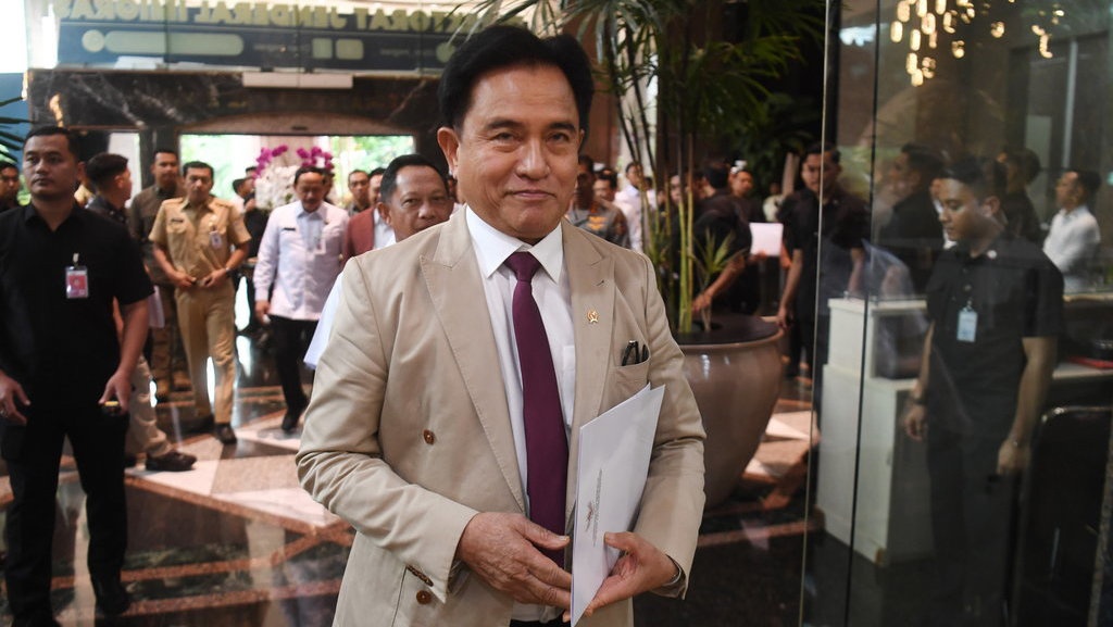 Yusril Masih Anggap Paulus Tannos WNI & Lakukan Kejahatan di RI Yusril Masih Anggap Paulus Tannos WNI & Lakukan Kejahatan di RI