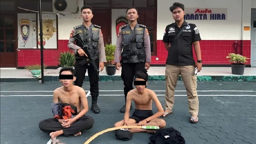 Kisah Anak Muda di Surabaya yang Berkubang Dalam Dunia Gangster Kisah Anak Muda di Surabaya yang Berkubang Dalam Dunia Gangster