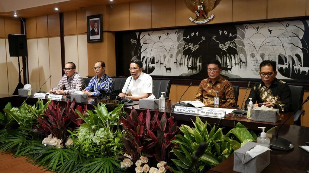 Menkum: Paulus Tannos Masih WNI meski Punya Paspor Negara Lain Menkum: Paulus Tannos Masih WNI meski Punya Paspor Negara Lain