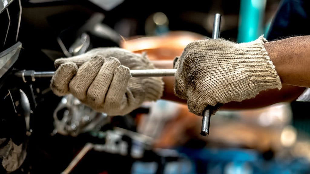 6 Penyebab Motor Cepat Panas, Berbau Sangit, dan Cara Mengatasi 6 Penyebab Motor Cepat Panas, Berbau Sangit, dan Cara Mengatasi