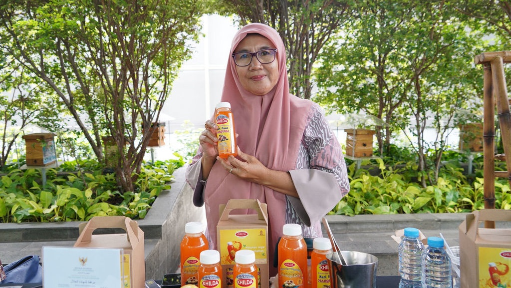 PNM Bantu Sertifikasi Halal Sirup Rumahan Hingga Bisa Masuk Toko PNM Bantu Sertifikasi Halal Sirup Rumahan Hingga Bisa Masuk Toko