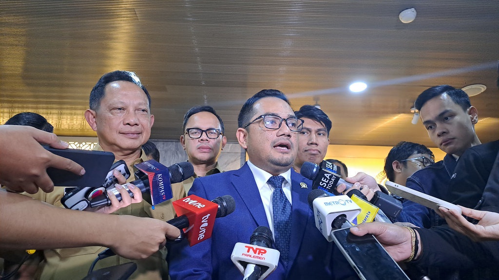 Komisi II Evaluasi DKPP sambil Terapkan Tata Tertib Baru DPR Komisi II Evaluasi DKPP sambil Terapkan Tata Tertib Baru DPR