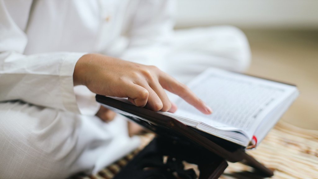 Arti Fa Inna Ma'al Usri Yusra dalam Surat Al-Insyirah dan Makna Arti Fa Inna Ma'al Usri Yusra dalam Surat Al-Insyirah dan Makna