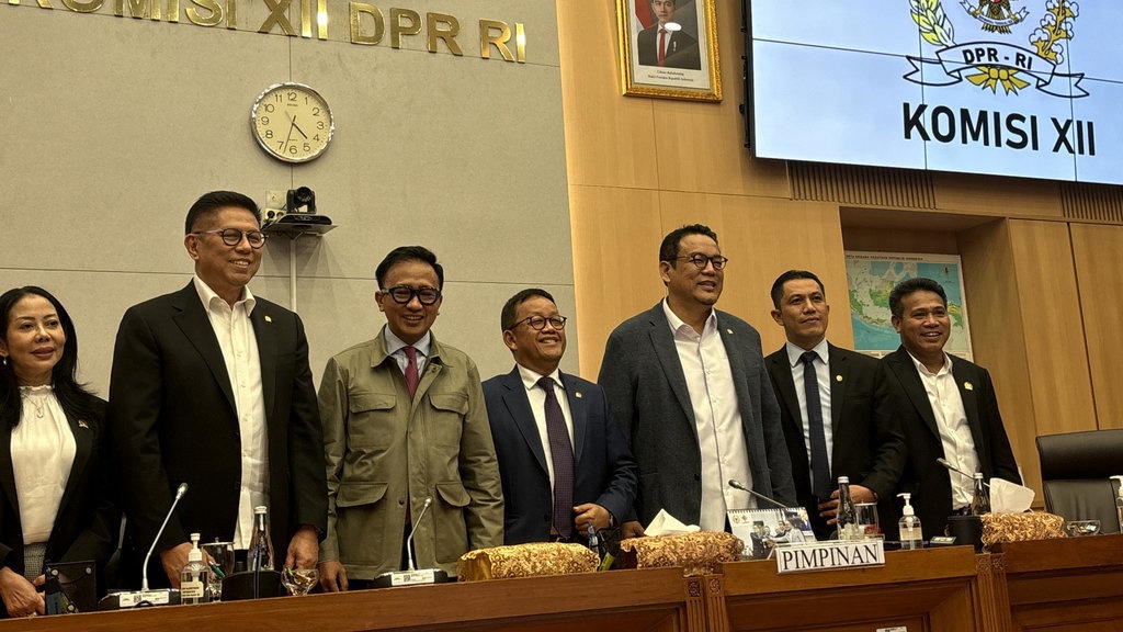 DPR: Larangan Pengecer Jual LPG 3 Kg Picu Publik Panic Buying DPR: Larangan Pengecer Jual LPG 3 Kg Picu Publik Panic Buying