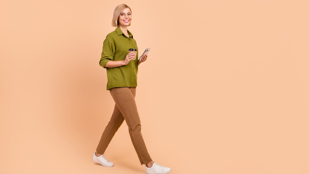 12 Warna Outfit yang Cocok dengan Hijau Army 12 Warna Outfit yang Cocok dengan Hijau Army