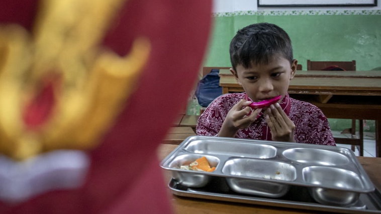 20 Siswa di Ketapang Diduga Keracunan MBG Menu Filet Ikan Hiu 20 Siswa di Ketapang Diduga Keracunan MBG Menu Filet Ikan Hiu