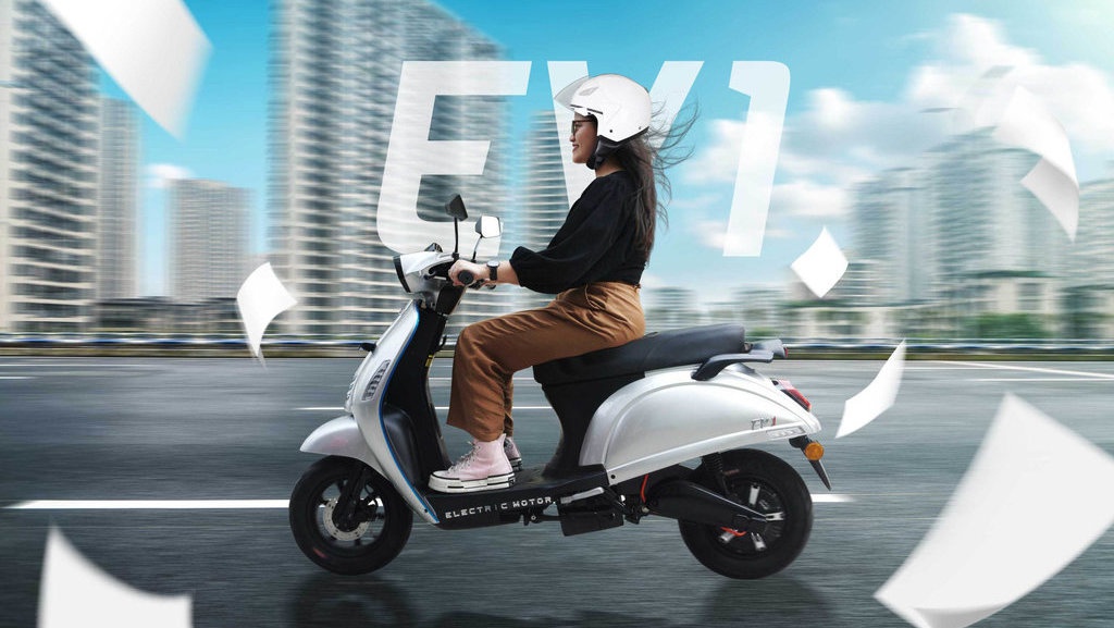 13 Daftar Motor Listrik Mirip Vespa, Harga, dan Spesifikasinya 13 Daftar Motor Listrik Mirip Vespa, Harga, dan Spesifikasinya