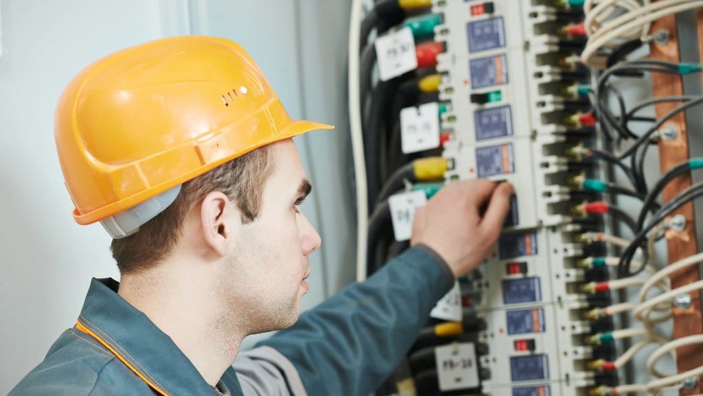 Tarif Listrik April-Juni 2025: Cek Biaya per kWh 900 & 1300 VA Tarif Listrik April-Juni 2025: Cek Biaya per kWh 900 & 1300 VA