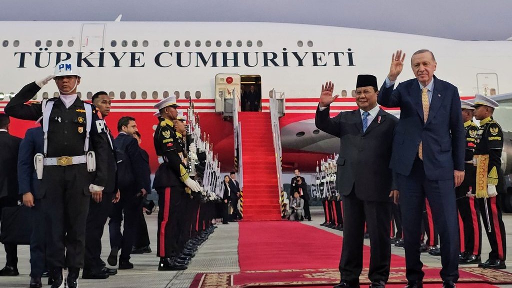 Erdogan Tinggalkan Indonesia Usai Kunjungan Kenegaraan Erdogan Tinggalkan Indonesia Usai Kunjungan Kenegaraan