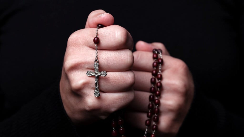 30 Ujud Doa Rosario yang Bermakna untuk Anak Yatim Piatu 30 Ujud Doa Rosario yang Bermakna untuk Anak Yatim Piatu