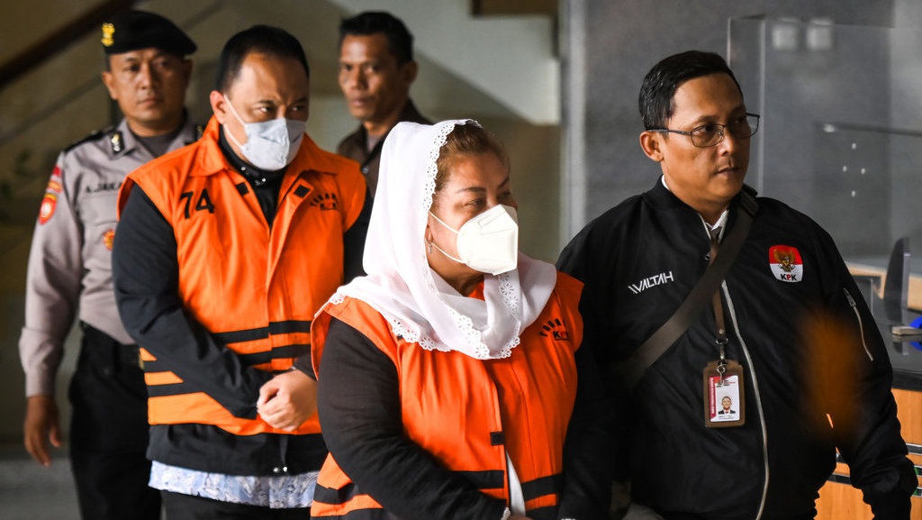 Jadi Tersangka 3 Kasus, Mbak Ita & Suaminya Terima Duit Rp6 M Jadi Tersangka 3 Kasus, Mbak Ita & Suaminya Terima Duit Rp6 M