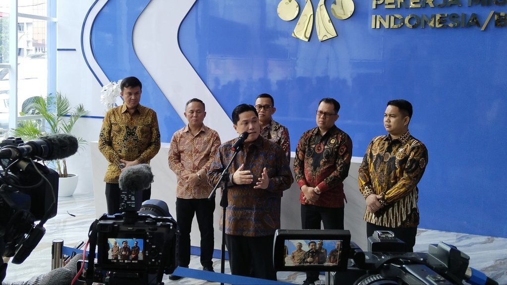 Erick Thohir Ungkap Pernah Kerja di Luar Negeri Urus Klub Bola Erick Thohir Ungkap Pernah Kerja di Luar Negeri Urus Klub Bola