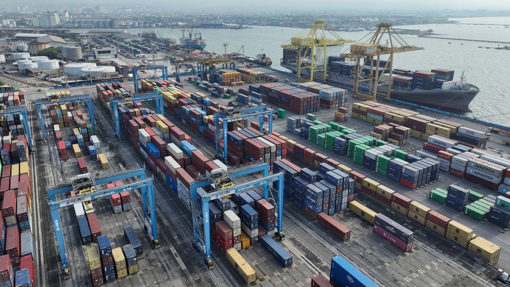 Pelindo Terminal Petikemas Tambah Kapasitas TPK Semarang Pelindo Terminal Petikemas Tambah Kapasitas TPK Semarang