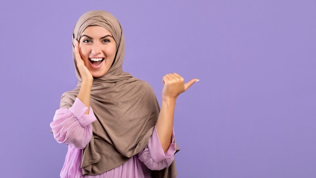 Kombinasi Baju Taro & 10 Warna Hijab, Bikin Penampilan Makin Oke