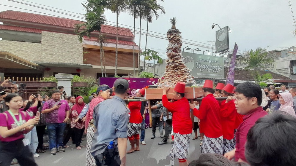 Ruwahan Apem Jelang Ramadhan di Sosromenduran, Yogyakarta Ruwahan Apem Jelang Ramadhan di Sosromenduran, Yogyakarta