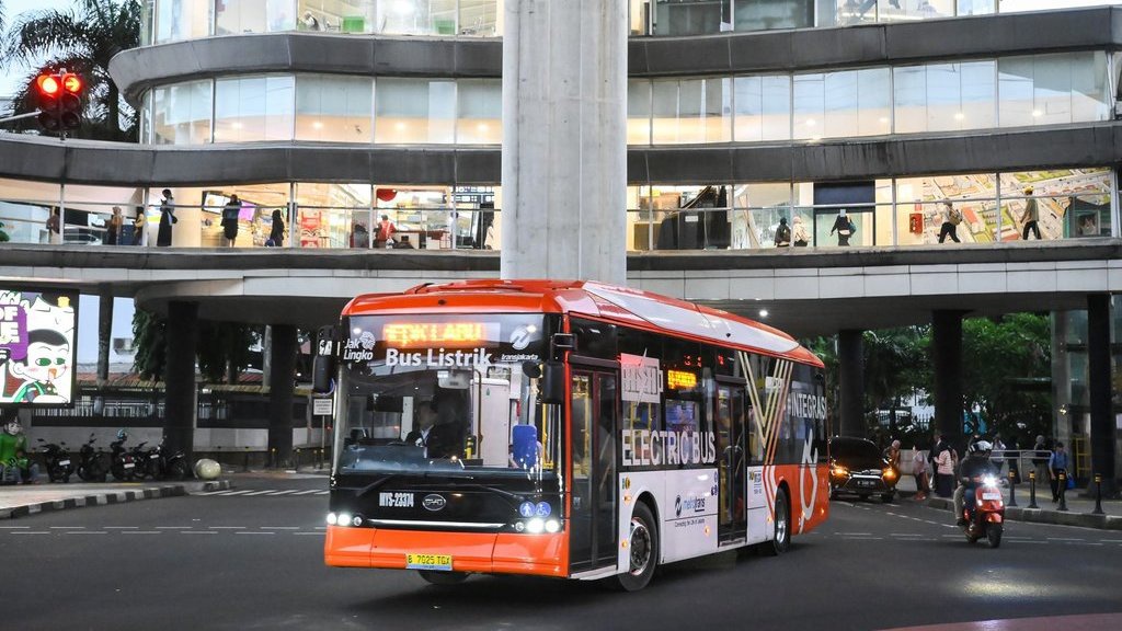 Ada HUT Polri, Transjakarta, MRT, & LRT Jakarta Rp1 Hari Ini Ada HUT Polri, Transjakarta, MRT, & LRT Jakarta Rp1 Hari Ini