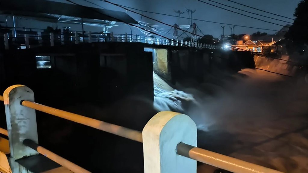 423 Warga Cisarua Terdampak Banjir Akibat Luapan Sungai Ciliwung 423 Warga Cisarua Terdampak Banjir Akibat Luapan Sungai Ciliwung