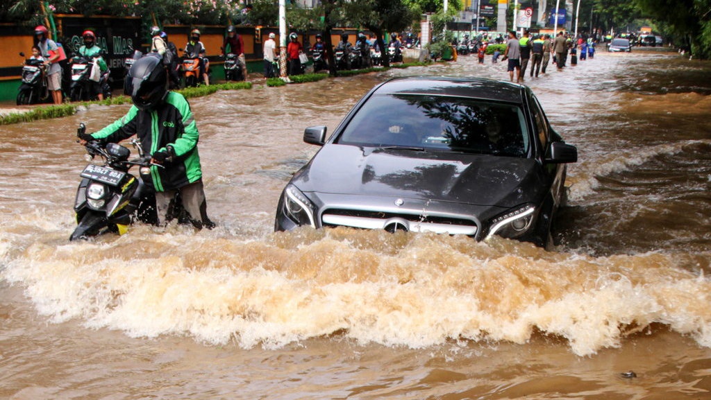 Hujan Deras, 4 Ruas Jalan di Jakarta Tergenang Banjir