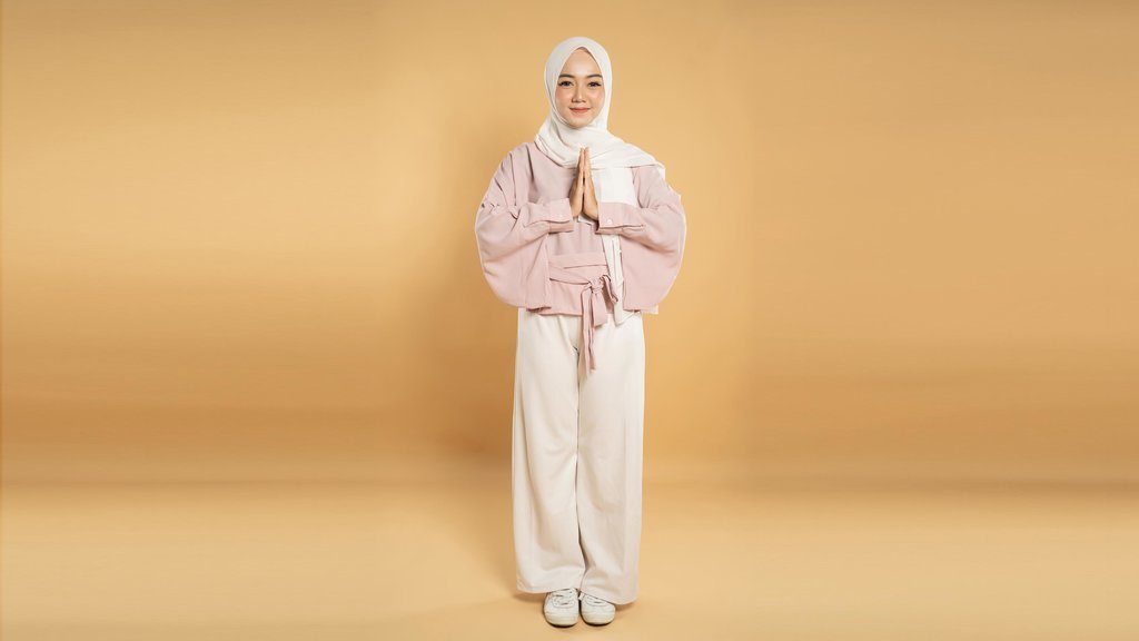 Rekomendasi Outfit Lebaran ala Korea 2025, Bikin Makin On Point!