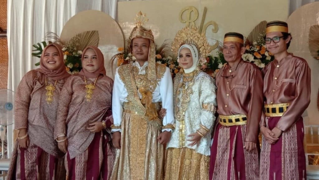 12 Susunan Rangkaian Prosesi Pernikahan Adat Bugis dan Maknanya 12 Susunan Rangkaian Prosesi Pernikahan Adat Bugis dan Maknanya