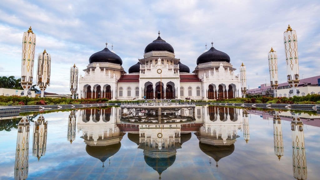 15 Masjid Tertua di Indonesia yang Penuh Sejarah, Apa Saja? 15 Masjid Tertua di Indonesia yang Penuh Sejarah, Apa Saja?