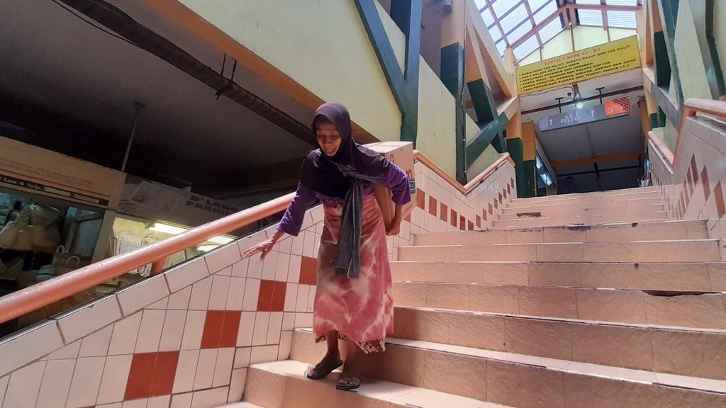 Ramadhan di Pundak Buruh Gendong Beringharjo Ramadhan di Pundak Buruh Gendong Beringharjo