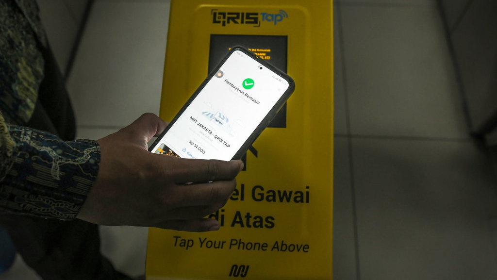Daftar 15 Bank & e-Wallet yang Bisa Pakai QRIS Tap Daftar 15 Bank & e-Wallet yang Bisa Pakai QRIS Tap