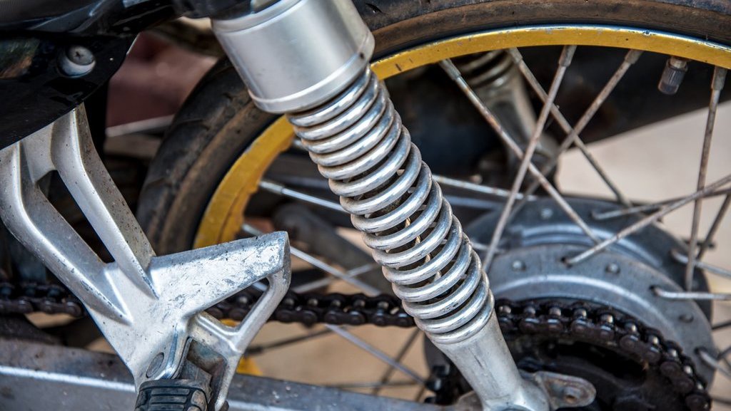10 Rekomendasi Shockbreaker Motor Terbaik untuk Semua Medan 10 Rekomendasi Shockbreaker Motor Terbaik untuk Semua Medan