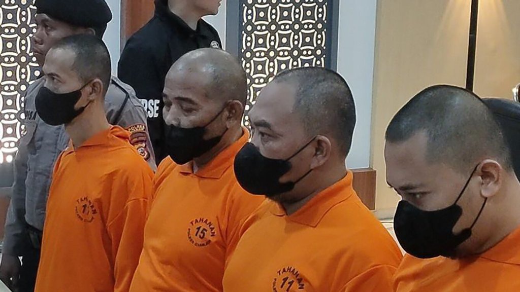 Polisi Tangkap Sindikat Pemalsu STNK dari Sunda Archipelago Polisi Tangkap Sindikat Pemalsu STNK dari Sunda Archipelago