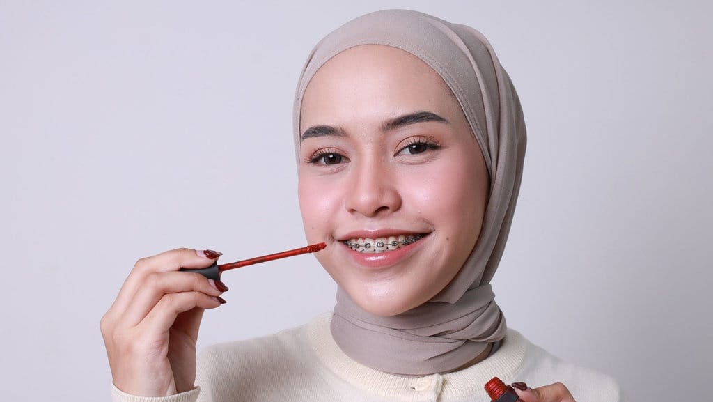 9 Rekomendasi Lip Cream Hanasui yang Bagus dan Tahan Lama 9 Rekomendasi Lip Cream Hanasui yang Bagus dan Tahan Lama