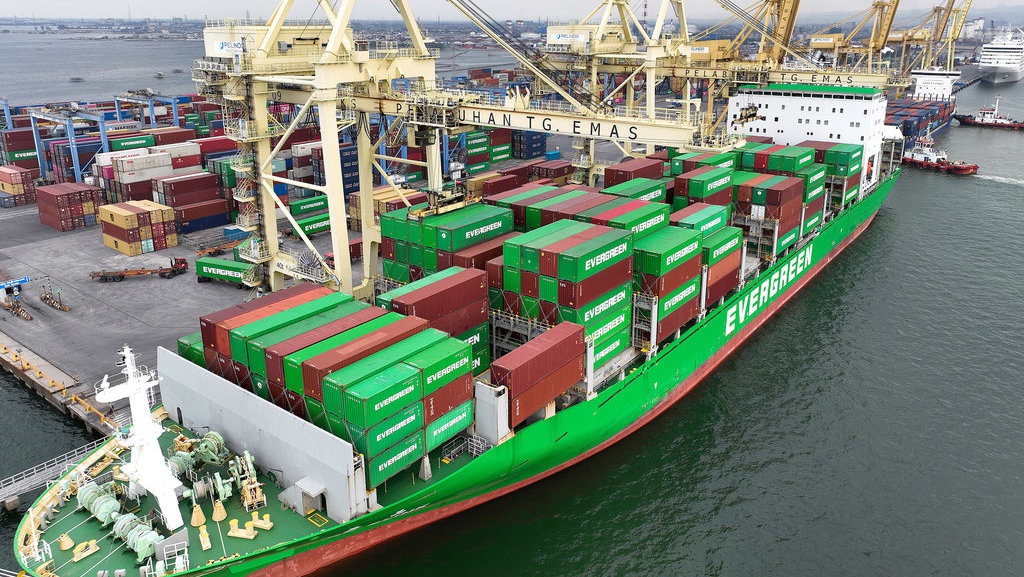 Pelindo Terminal Petikemas Siap Layani Logistik Lebaran 2025 Pelindo Terminal Petikemas Siap Layani Logistik Lebaran 2025