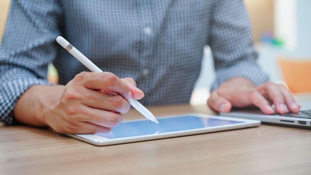 10 Rekomendasi Tablet untuk Kuliah 2 Jutaan, Andal, & Terjangkau 10 Rekomendasi Tablet untuk Kuliah 2 Jutaan, Andal, & Terjangkau