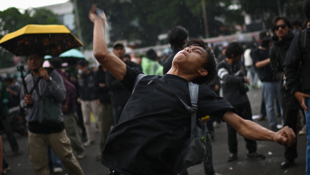 Polisi Usut Kerusakan Properti Pemda saat Unjuk Rasa di Surabaya Polisi Usut Kerusakan Properti Pemda saat Unjuk Rasa di Surabaya
