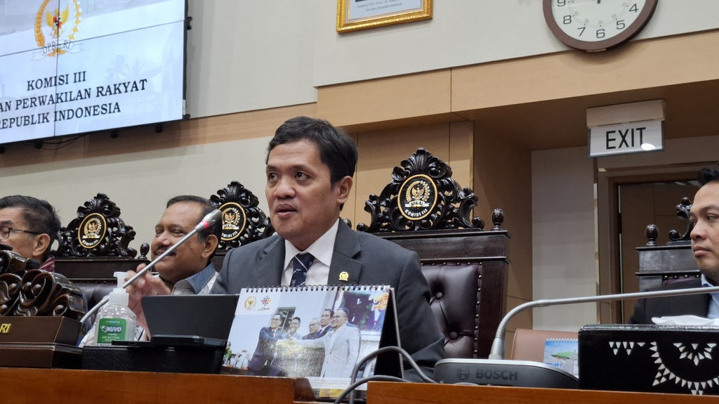 Komisi III DPR: Guru Cubit Murid Dipidana, Dulu Kita Jadi Tertib Komisi III DPR: Guru Cubit Murid Dipidana, Dulu Kita Jadi Tertib