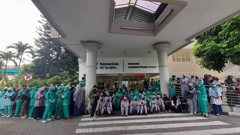 RSUP Sardjito Tinjau Ulang THR Insentif Usai Didemo Pegawai RSUP Sardjito Tinjau Ulang THR Insentif Usai Didemo Pegawai