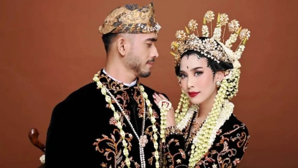 8 Rangkaian Prosesi Pernikahan Adat Madura Beserta Maknanya