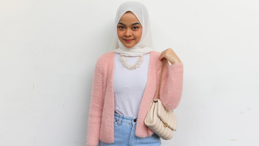 10 Inspirasi Outift Y2K Style yang Simpel untuk Perempuan 10 Inspirasi Outift Y2K Style yang Simpel untuk Perempuan