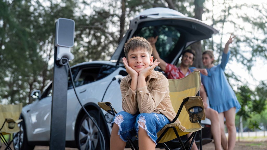 10 Rekomendasi Mobil Listrik Terbaik di Indonesia & Harganya 10 Rekomendasi Mobil Listrik Terbaik di Indonesia & Harganya